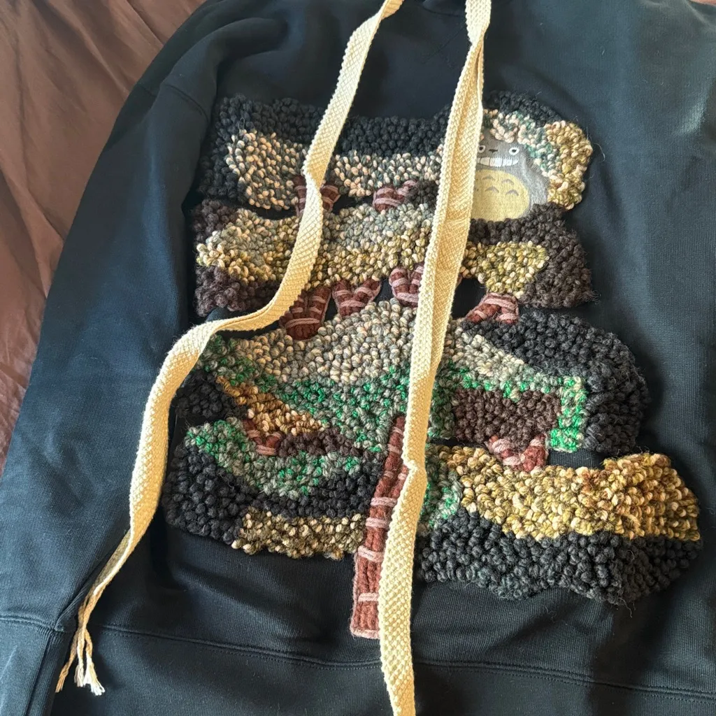 RARE LIMITED EDITION LOEWE TOTORO EMBROIDERED AND TUFTED HOODIE - Image 12