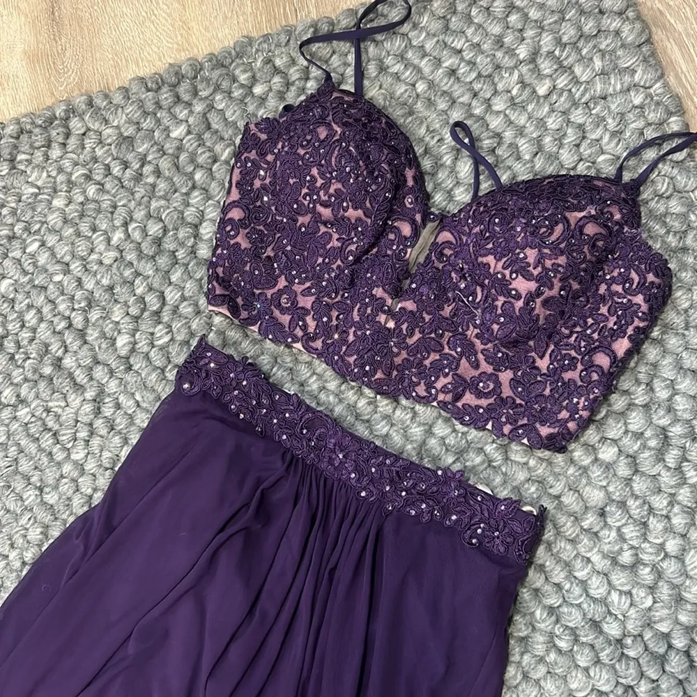 Favianna 96551 Two Piece Purple Prom Dress Size 2 - Image 4