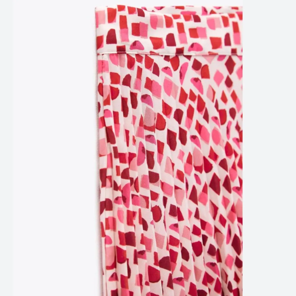 NWT ZARA Pleated Chiffon Fabric Bloggers Fave All Over Pattern Midi Skirt - Image 2