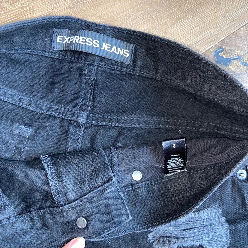 Express high rise black distressed shorts - Image 4