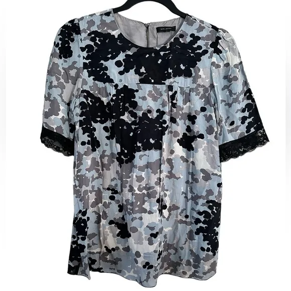 MARC JACOBS PUFF BLUE BLACK SHORT SLEEVE LACE DETAIL PRINT RAYON NYLON BLOUSE 4 - Image 2