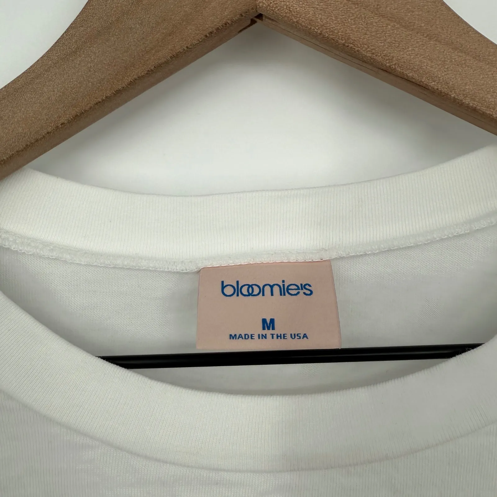 Bloomies Rainbow Graphic T Shirt Women's M‎ Medium White Colorful Cute Tee - Image 4