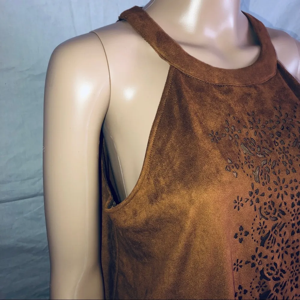 Taylor & Sage high neck cut out tank top - Image 4