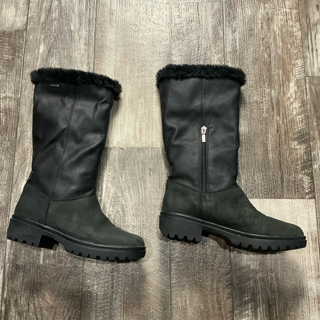 Geox  Women's Black Fur-Lined Boot Size 7 - Image 15