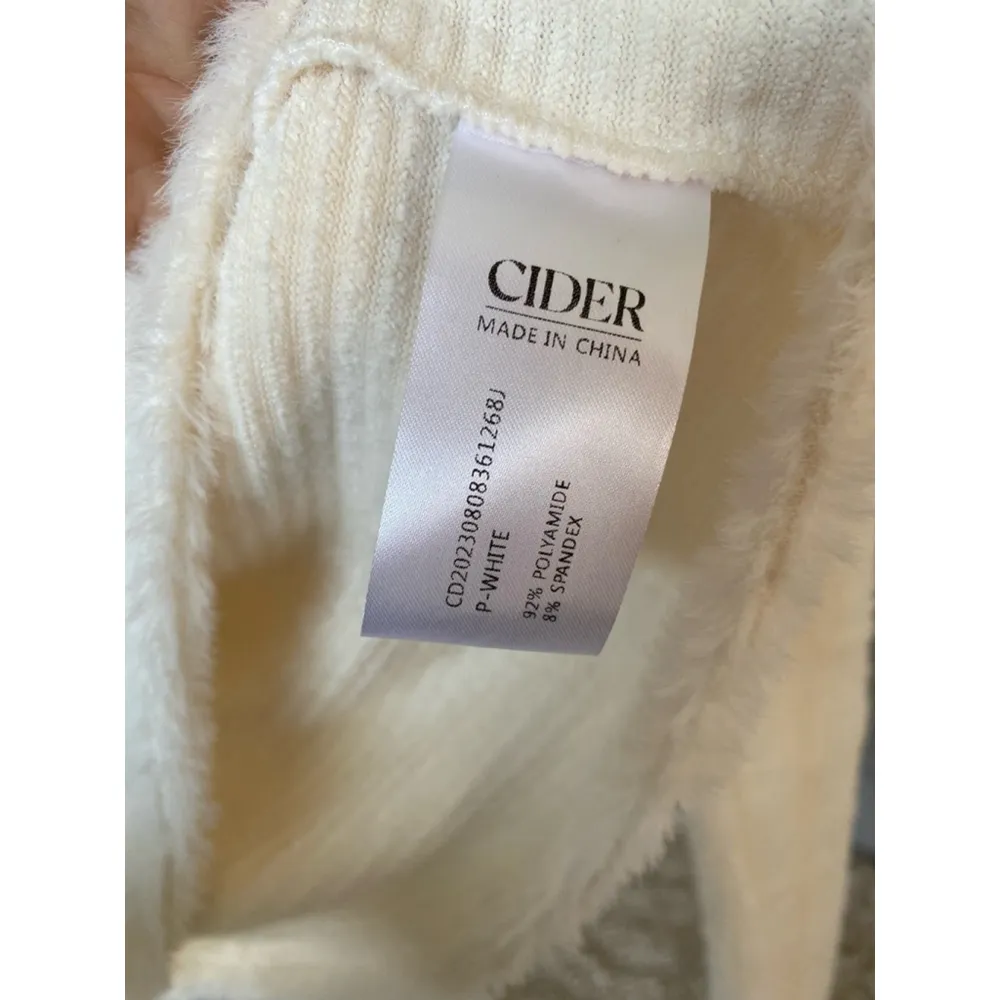 NWT Cider Fuzzy Soft Top White Parisian Autumn Winter Event Wedding Cozy Boho L - Image 5