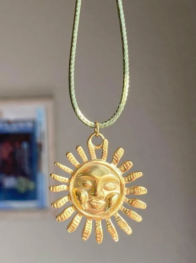 Handmade gold tone stainless steel sun boho retro vintage style necklace☀️ - Image 2