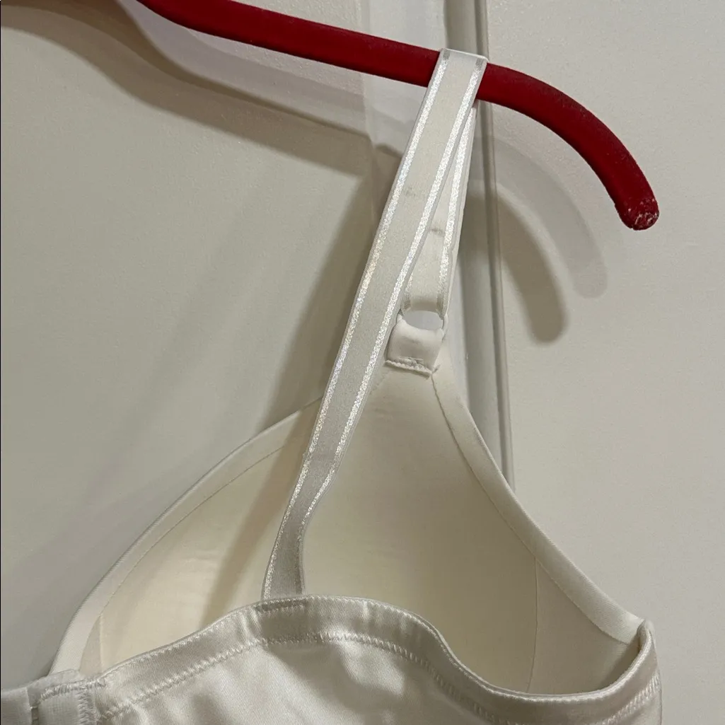 Warners This Is Not A Bra Underwire White NEW Size 40D Push Up Contour T - Image 12