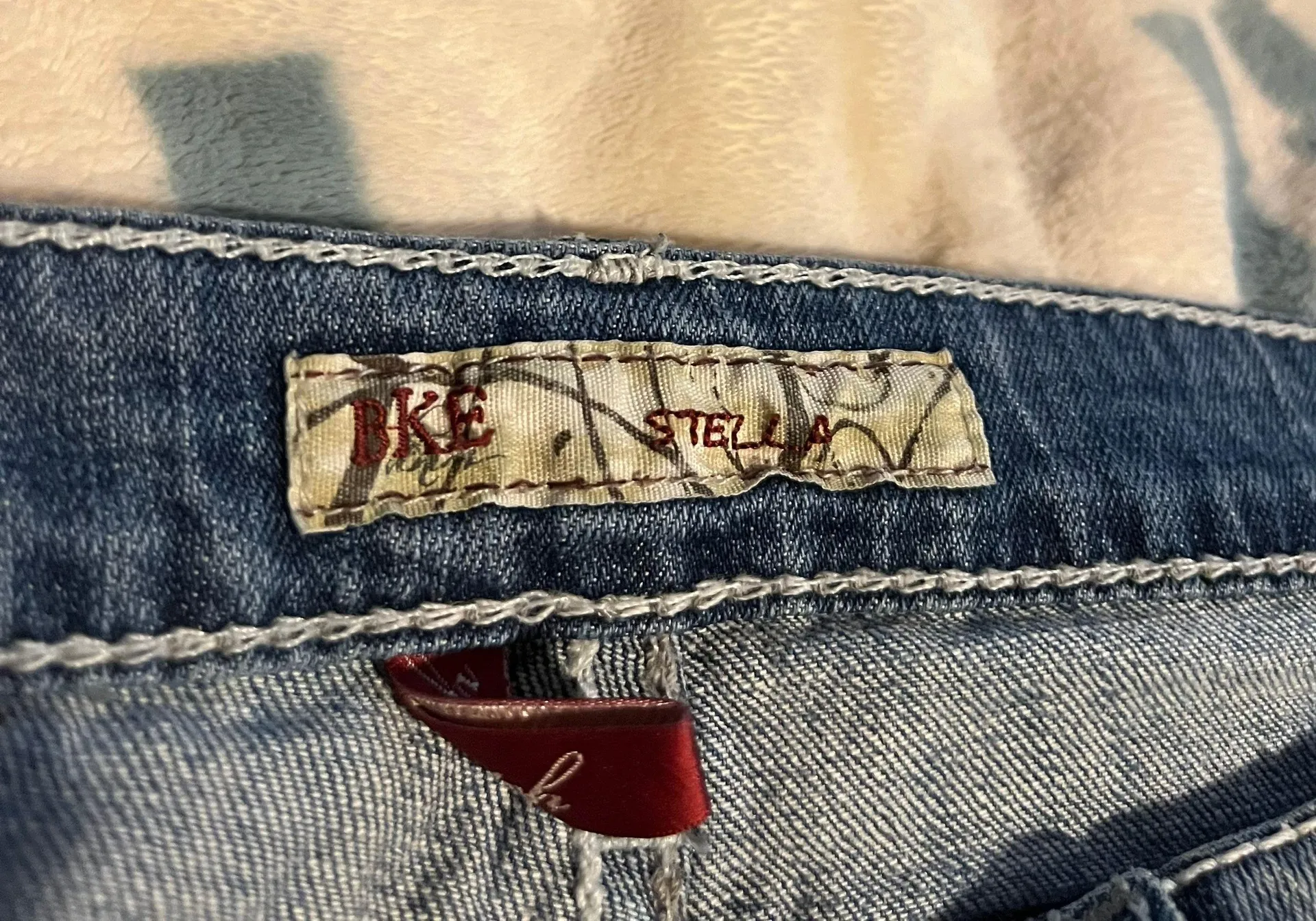 Light Wash Jeans - Image 4