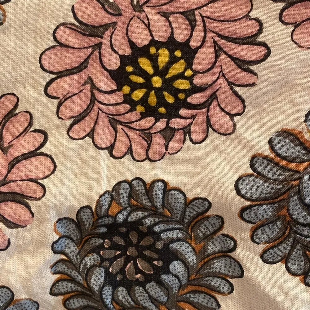 LOFT Linen Blend Dress Shorts  Lilac Blue Dahlia Cream Floral Size 8 - Image 2