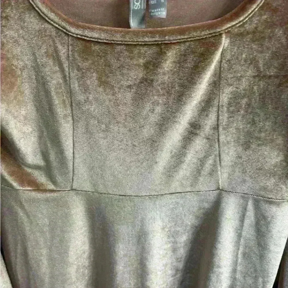 ASOS Light Brown/Champagne Velvet Fit & Flare Bell Sleeve Dress Size 6 - Image 4