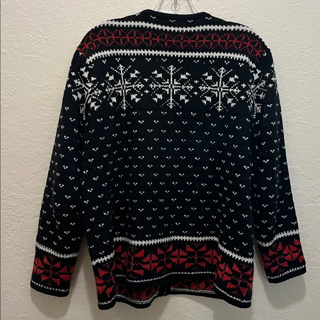 Vintage Christmas Sweater Snowflakes and Reindeer Sweater Fair Isle design Red Size M - Image 6