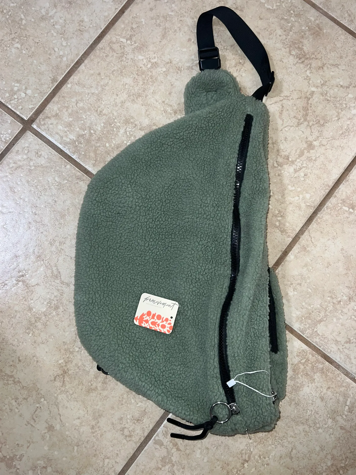 Sherpa Sling Bag - Image 4