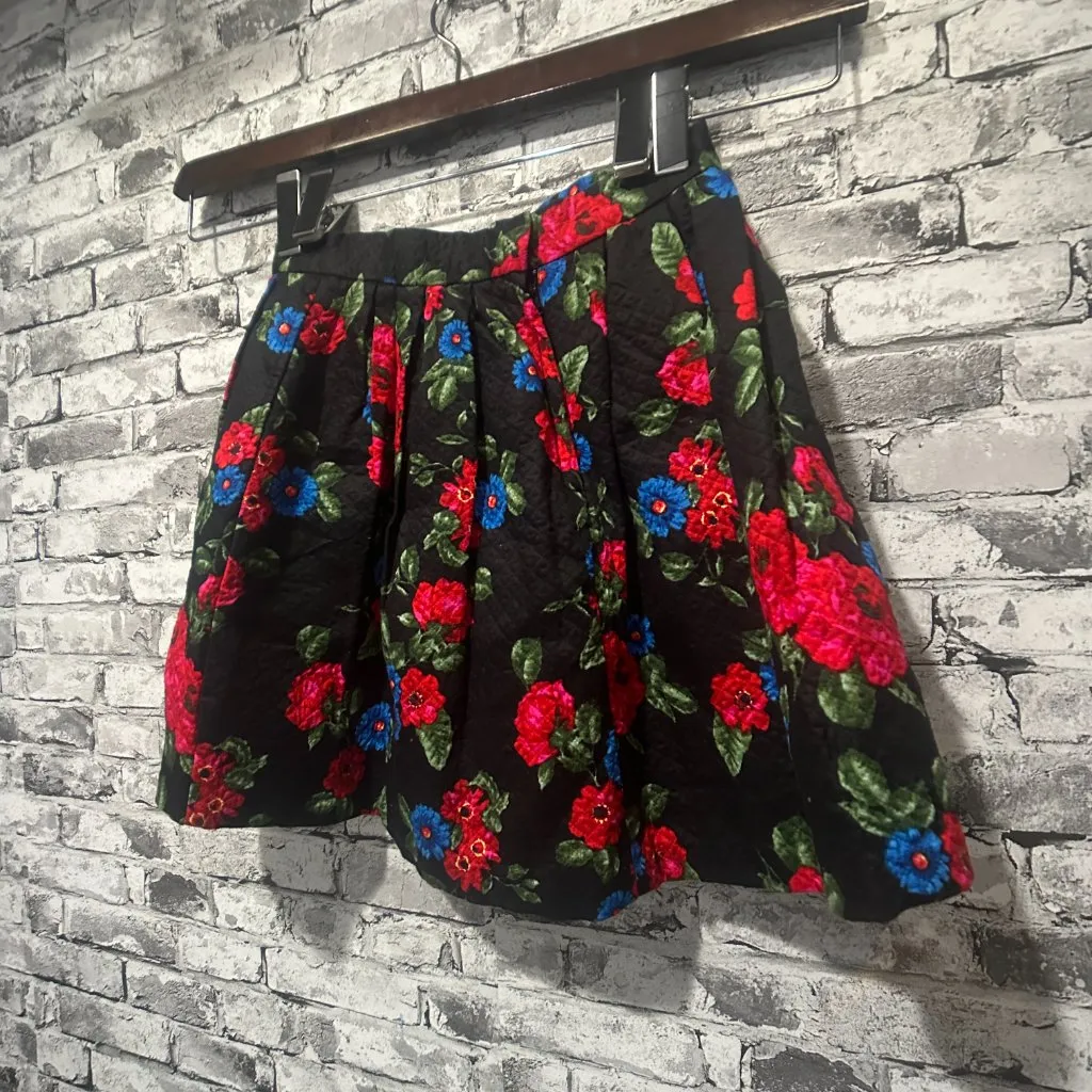 EUC Forever 21 Black Floral Mini Skirt - Image 3