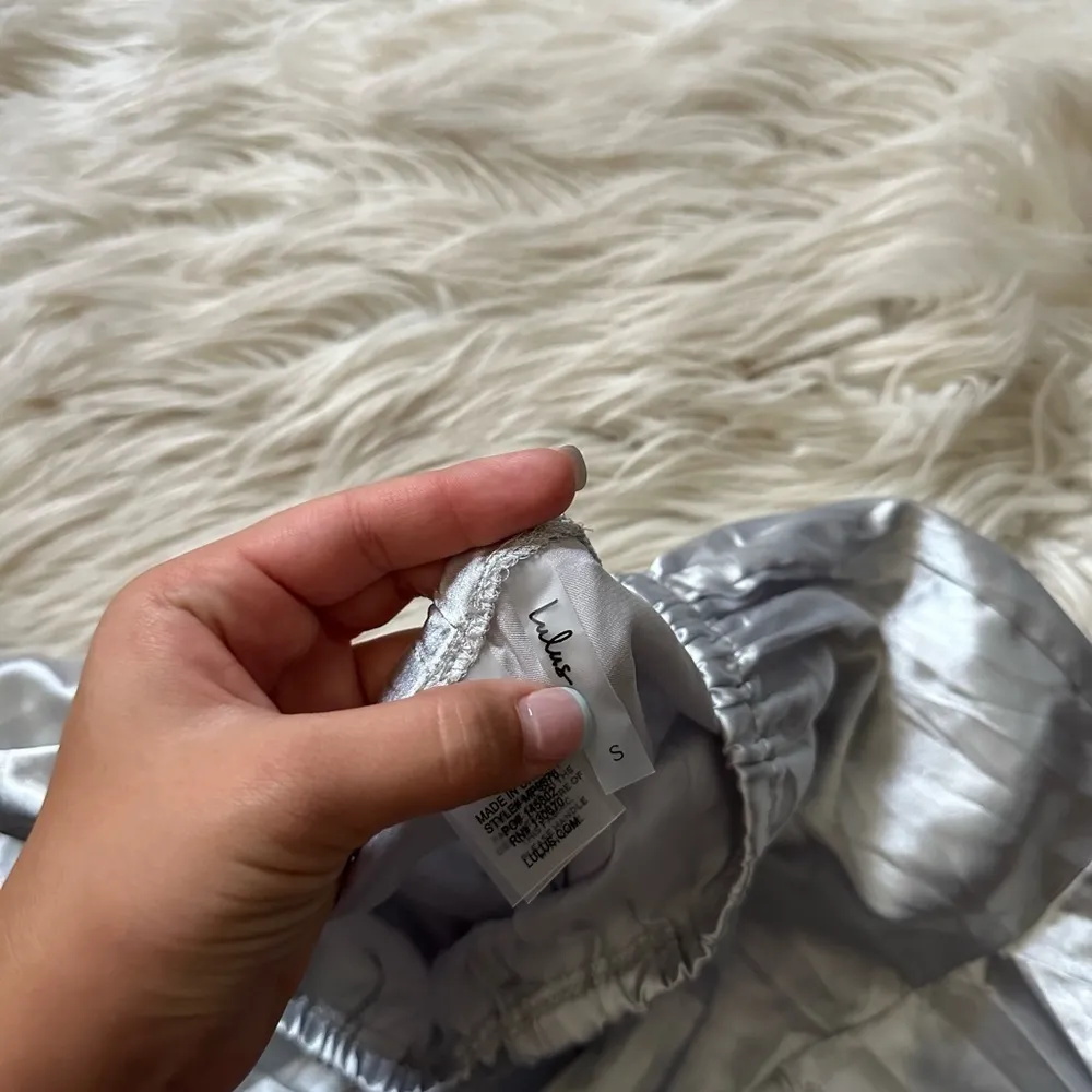 LULU’S Sweetest Dreams Silver Satin Ruffled Pajama Shorts - Image 4