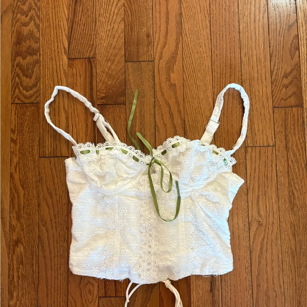 Edikted Garden Girl White Eyelet Lace Corset Top with Green Accent - Image 3