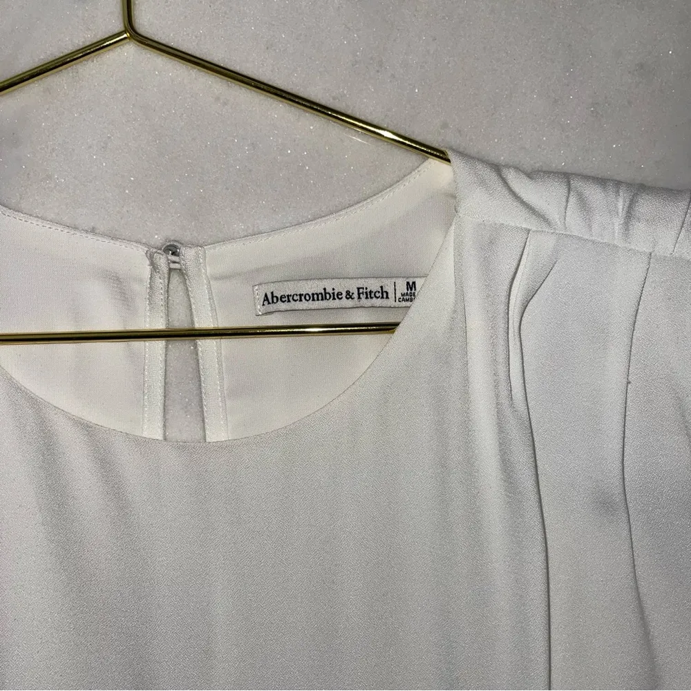 Abercrombie & Fitch White Minimalist Padded Shoulder Sleeveless Mini Dress - Image 10