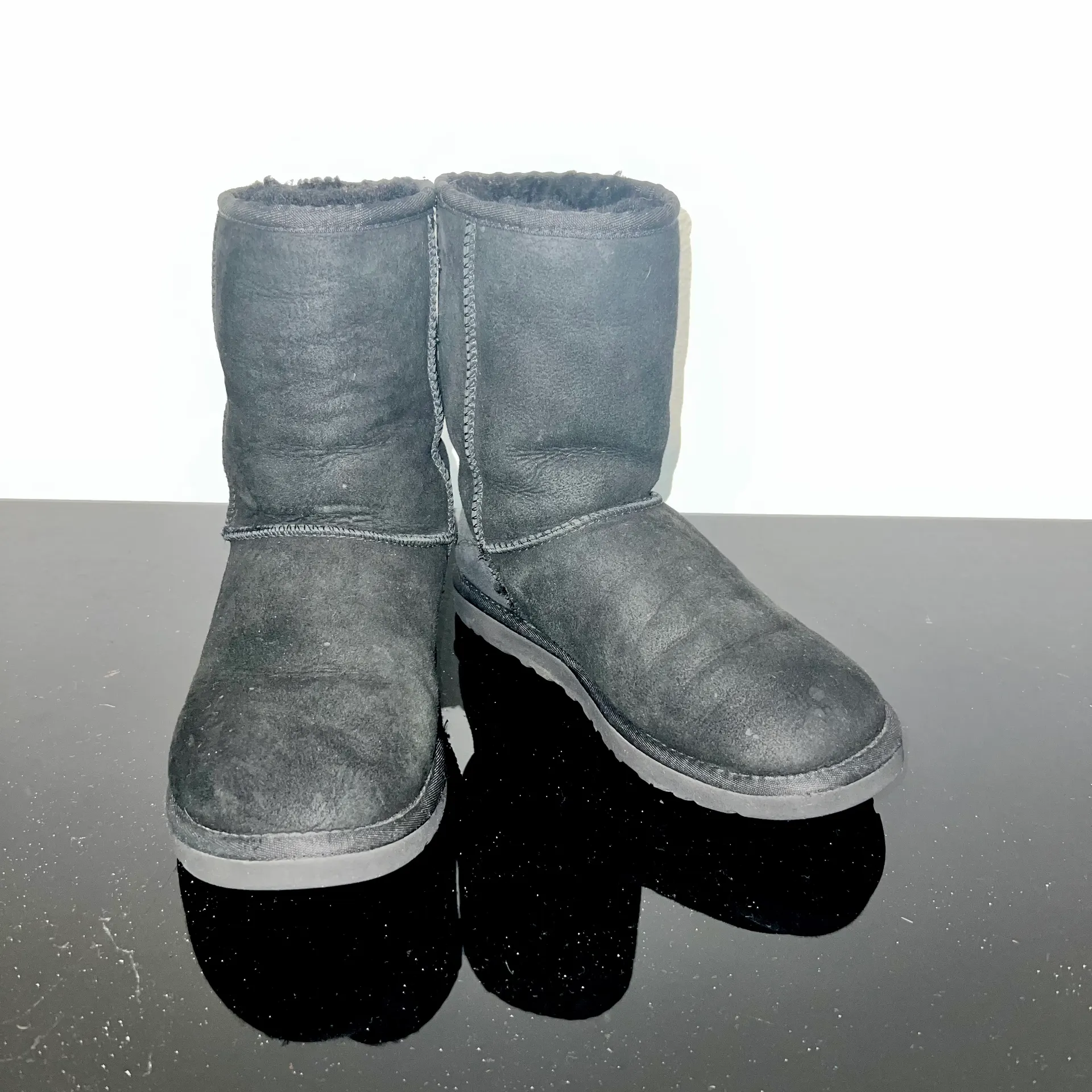 UGG Classic Short Boots - Image 5