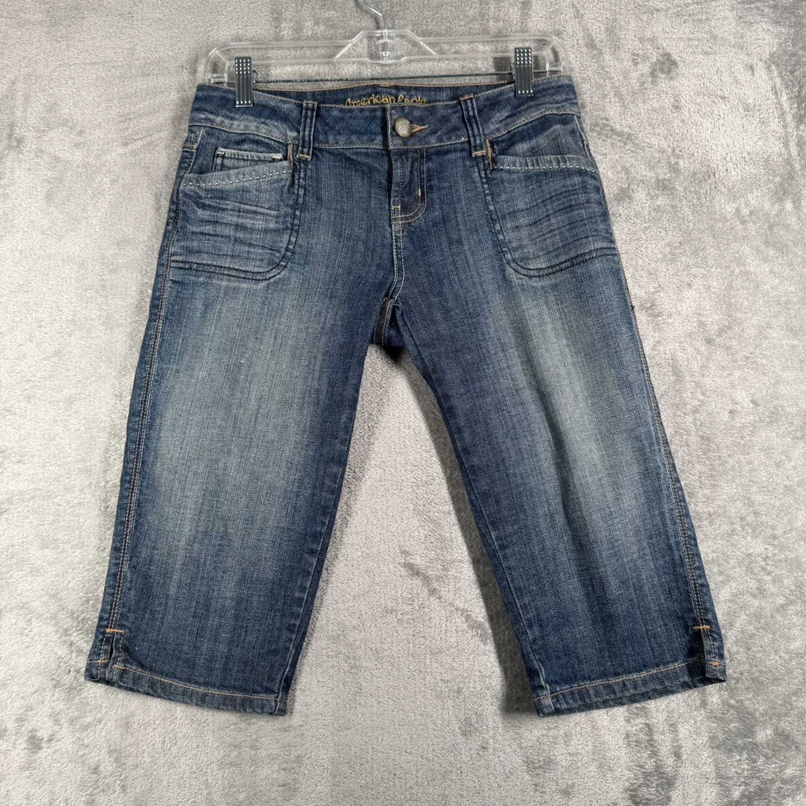 American Eagle Shorts Bermuda Denim Blue Jean Jhorts Casual‎ Vintage Y2K Size 4 - Image 2