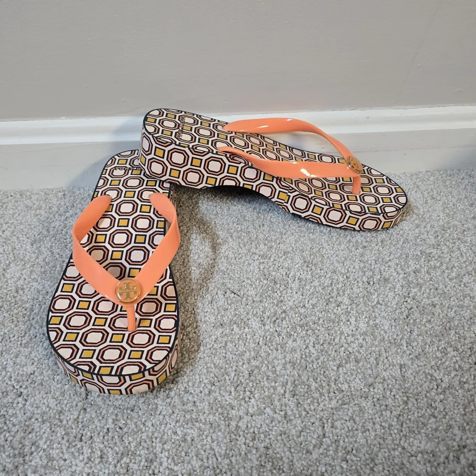 Tory Burch Cutout Curved Wedge Flip Flops Fresh Melon Ballet Pink Octagon Used‎ - Image 3