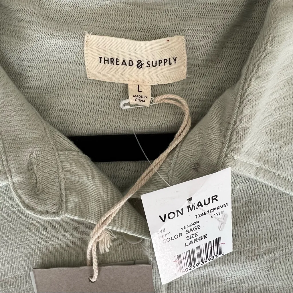 Thread and Supply Long Sleeve Button Up Shirt Women’s Size Large Green - Image 4