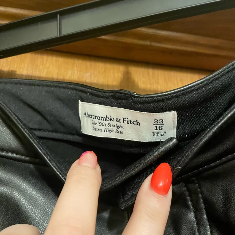 Abercrombie and Fitch Vegan Leather 90s Straight Pant - Image 8