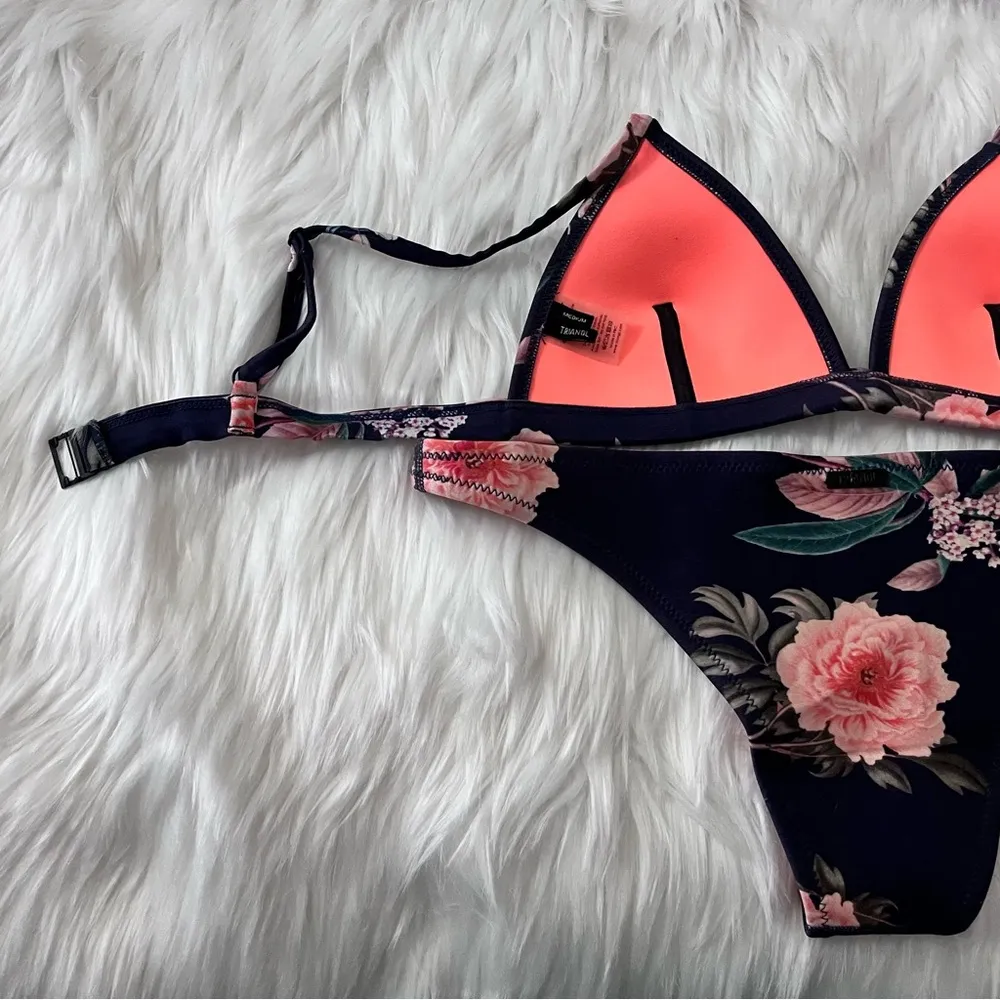 Women’s  Neoprene 2 pc Bikini Delilah - Fiore Nero Print - Top:M Bottom:L - Image 8