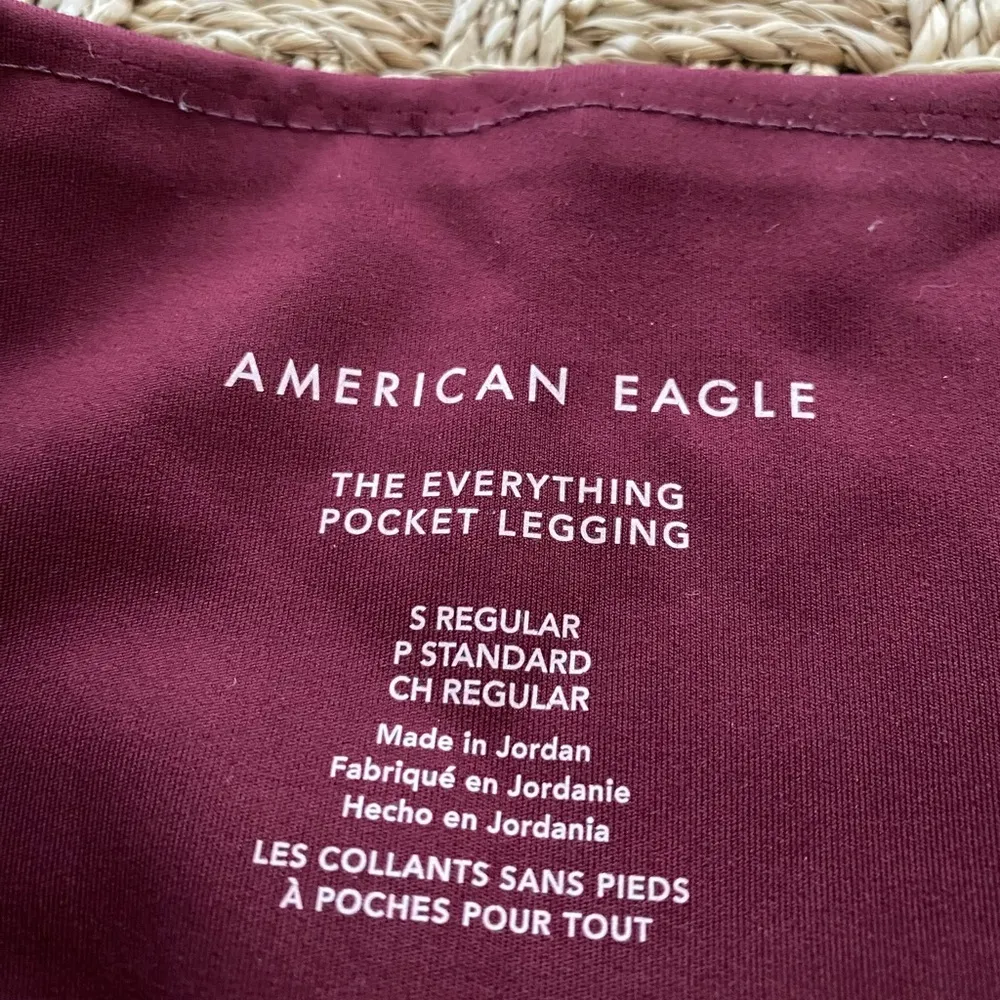 American Eagle The everything pocket legging Sz. Small Reg Athletic Maroon - Image 3