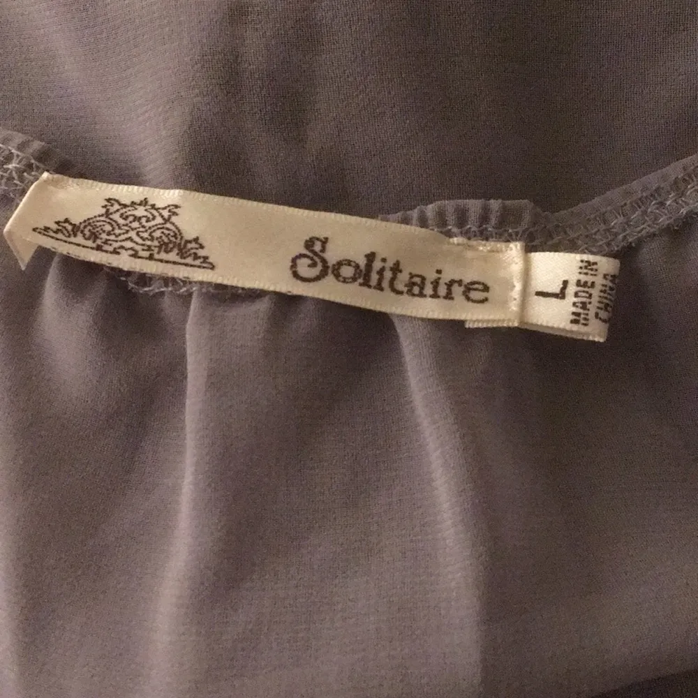 SOLITAIRE Blouse sheer gray floral / cutouts tunic length beautiful Size L - Image 8