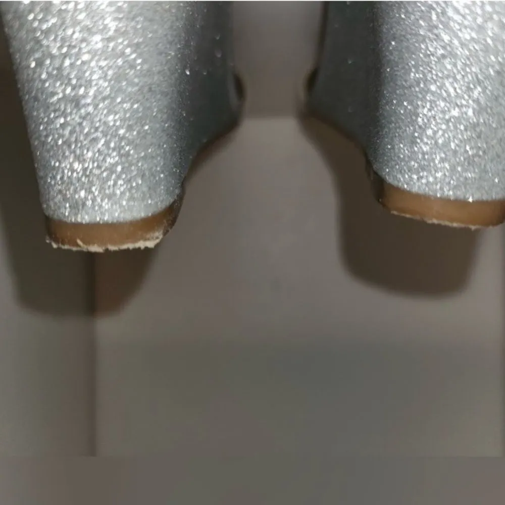 Jewel Badgley Mischka Glittering Silver Sandals Size 8 - Image 5