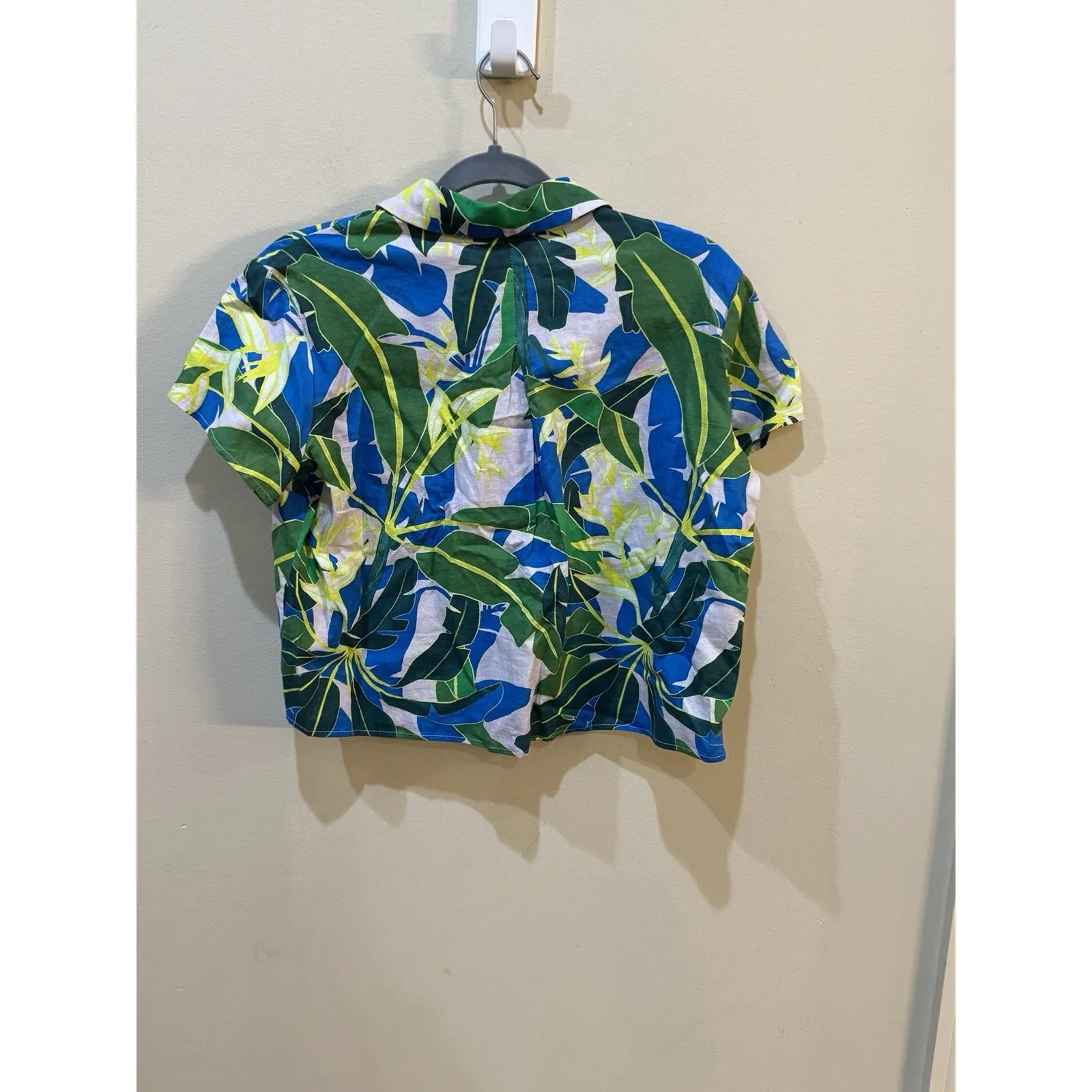 NWT Anthropologie FARM RIO‎ Cropped Button Down Tropical Top Linen Blend Size XS - Image 4