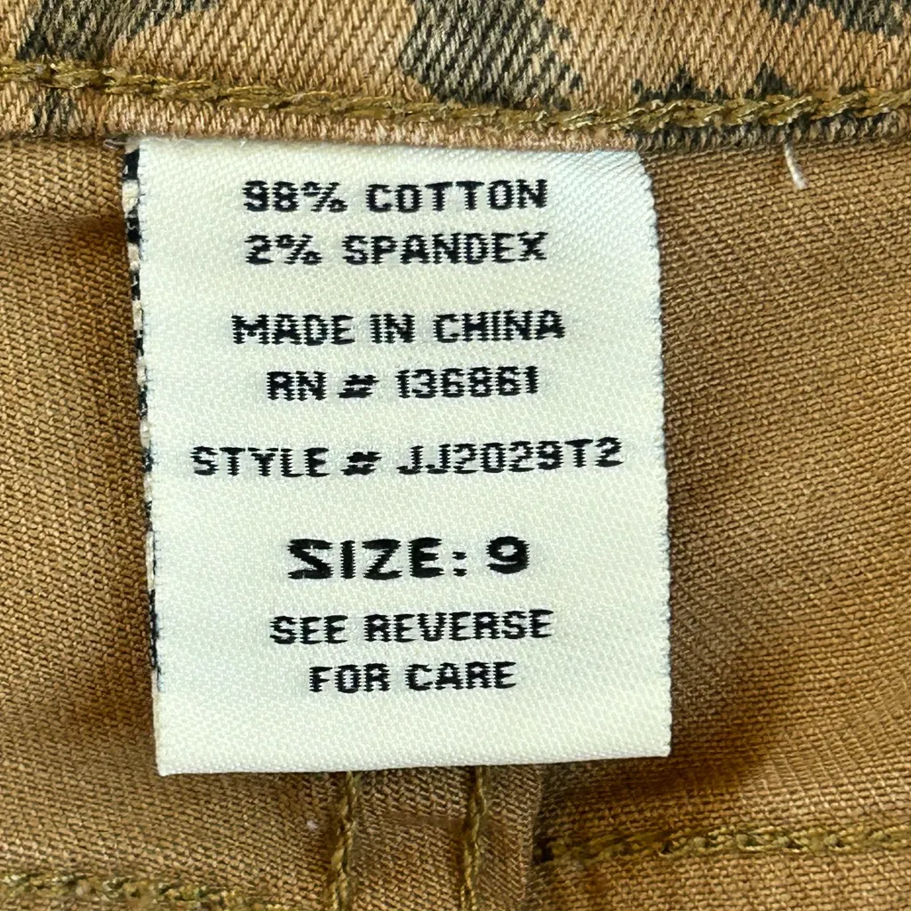 Brown and black worn in look with raw hem classic Versatile leopard shorts 9 Tan Size undefined - Image 5