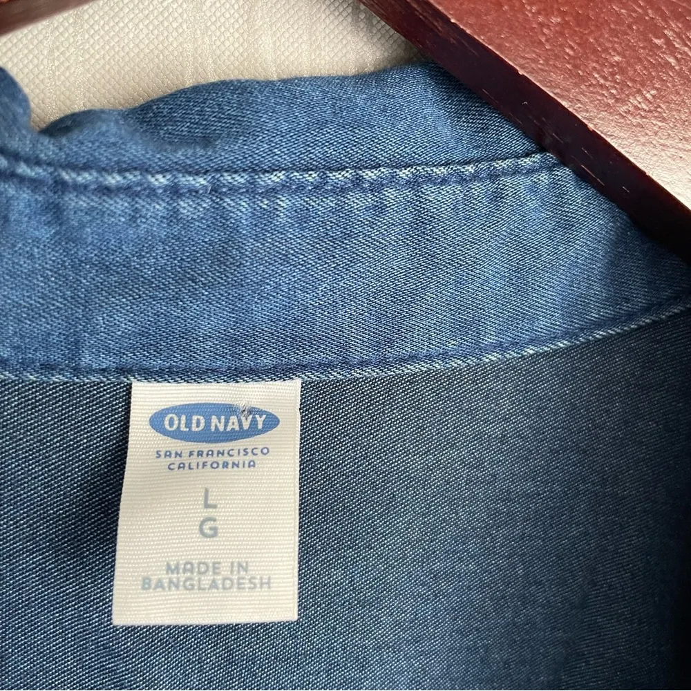 Old Navy  Chambray Tunic Shirt Large - Image 4