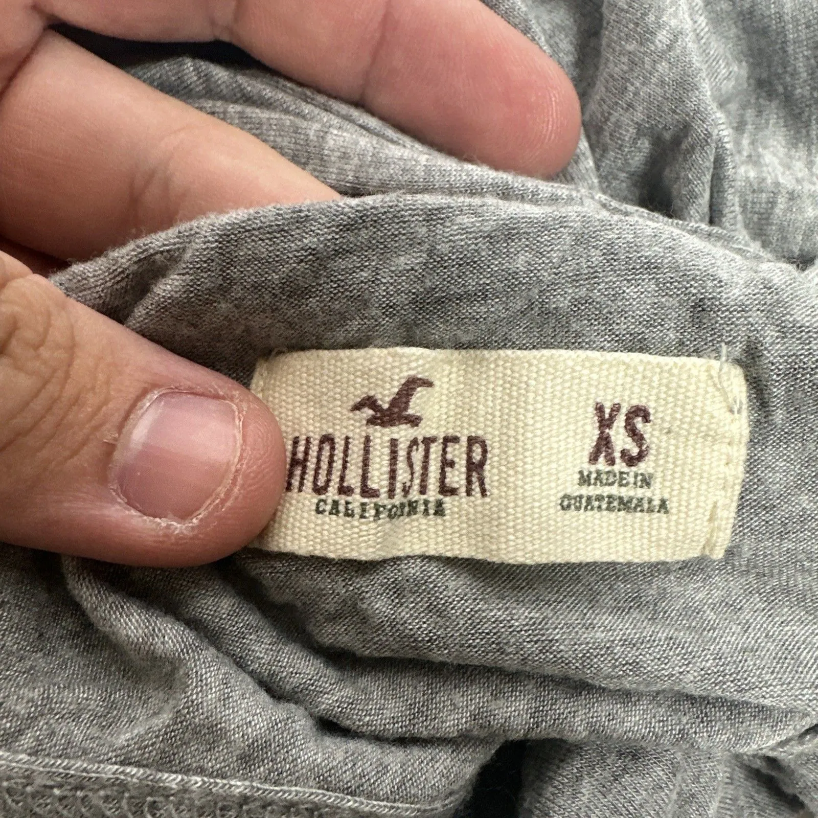 Hollister Women's Tank Top XS Light Gray Coconut Water Graphic Sleeveless Shirt - Image 3