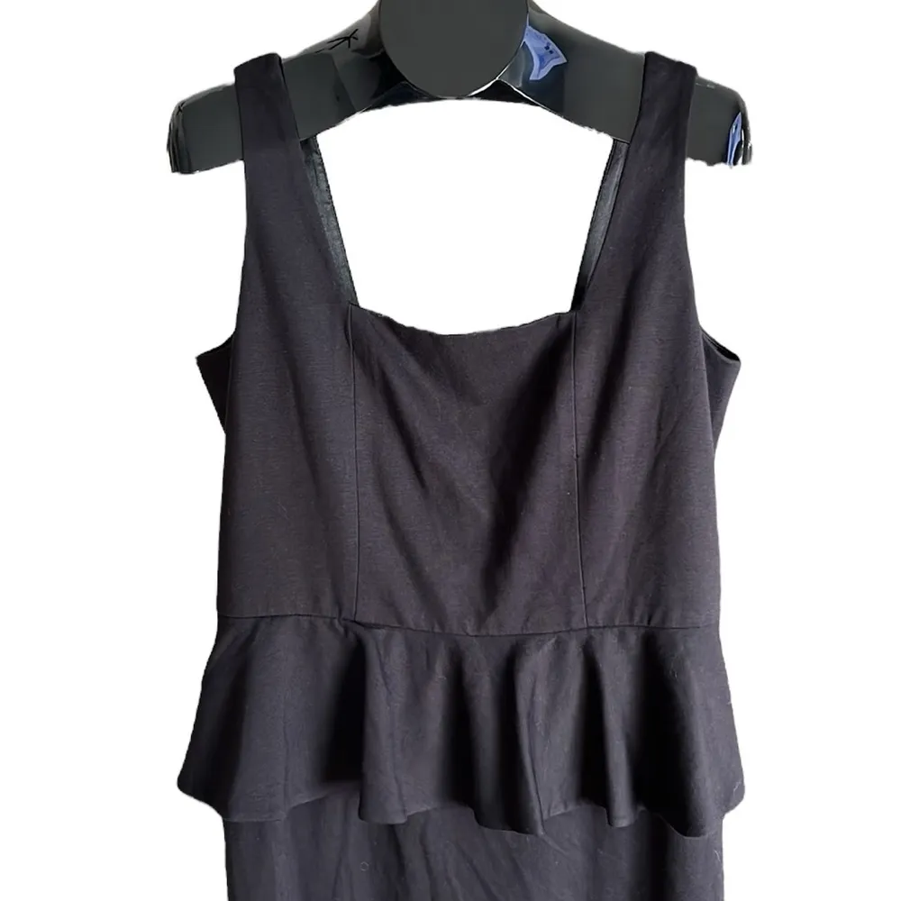 Carmen Marc Valvo black dress - Image 4