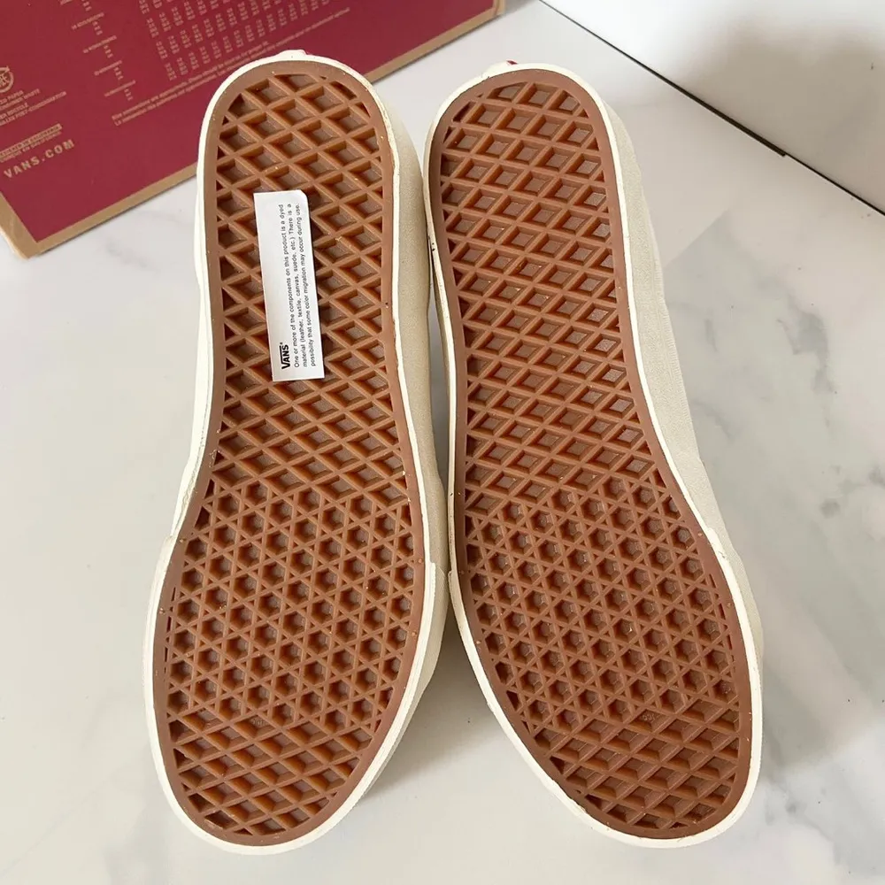 Women SK8-Hi Honey Gold Suede Canvas Size 9.5 - Image 8