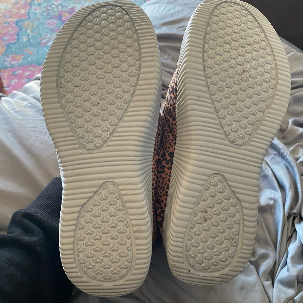 Lands' End Puffer Bootie Slipper Womens Size 8B Cheetah Animal Print House Shoes - Image 2