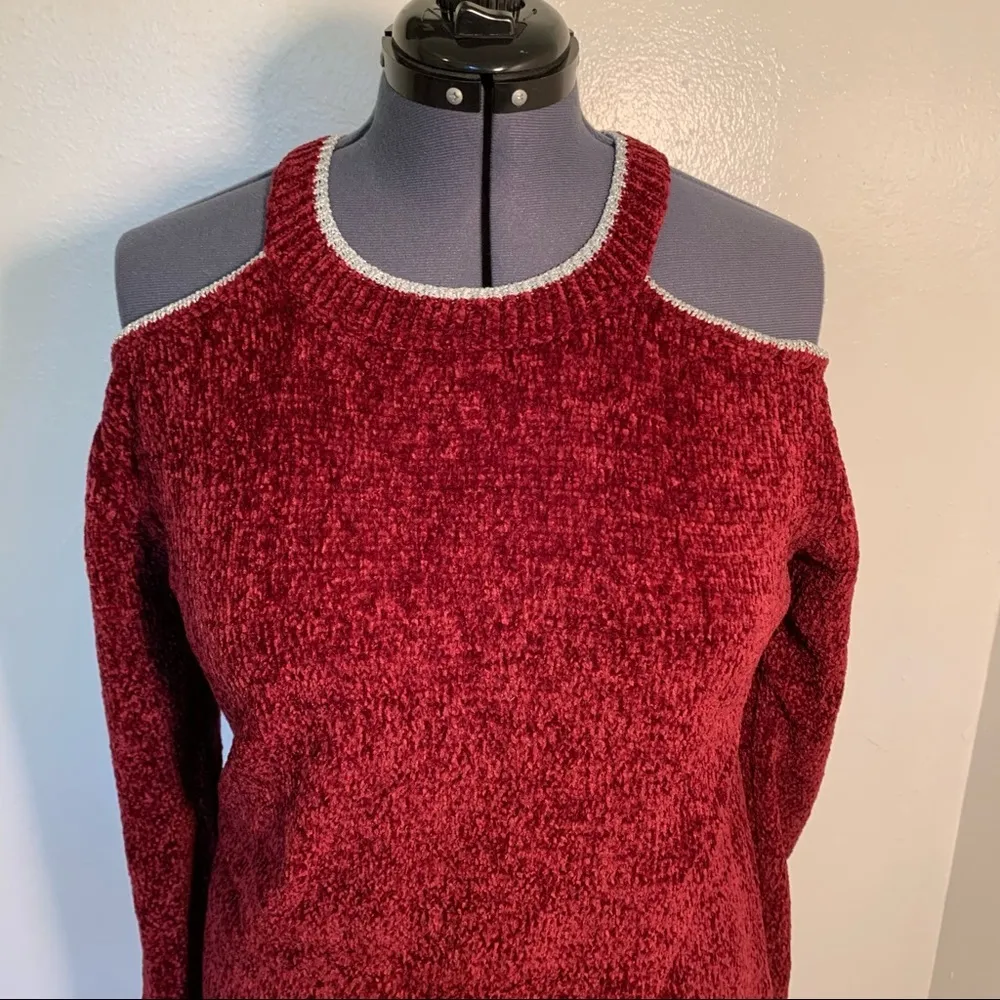 Zenobia Cold Shoulder Chenille Sweater Burgundy - Image 5