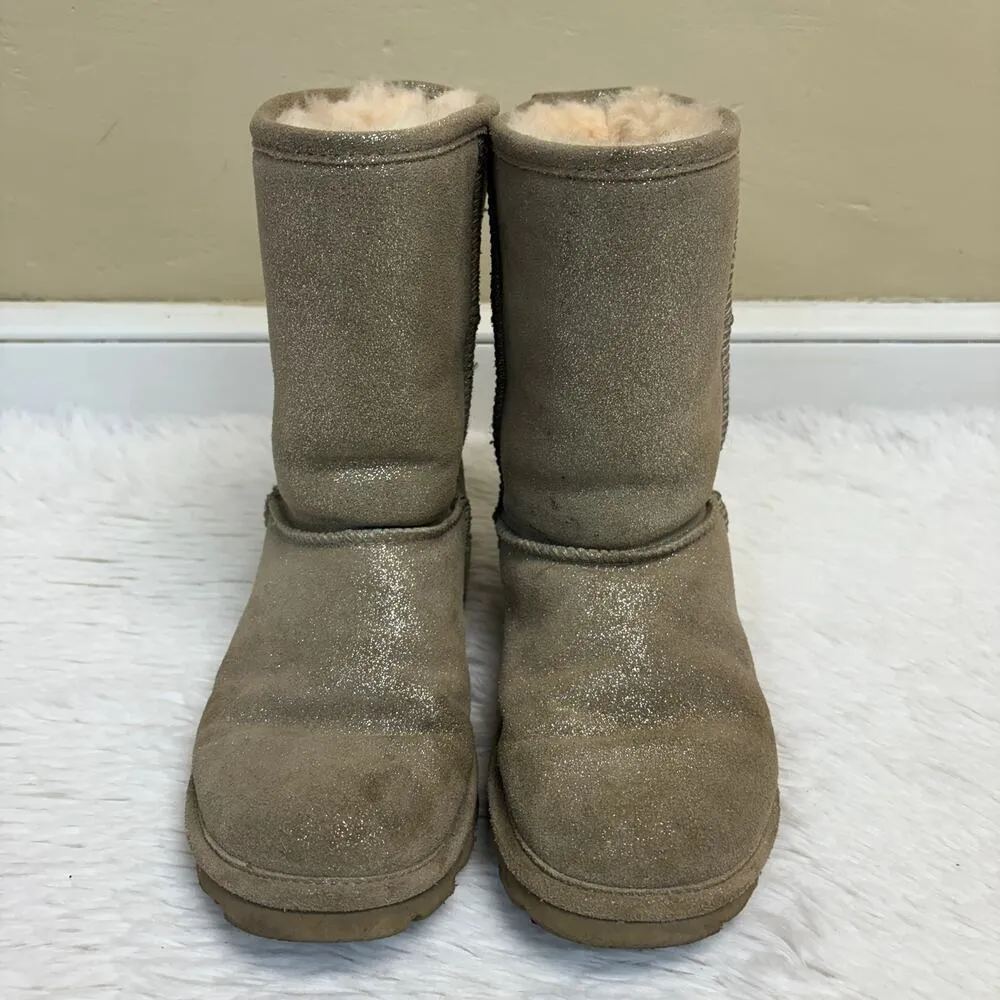 Bearpaw Women's Elle Short Suede Boots Gold Sparkle Sheepskin/Wool Lining Size 8 - Image 3