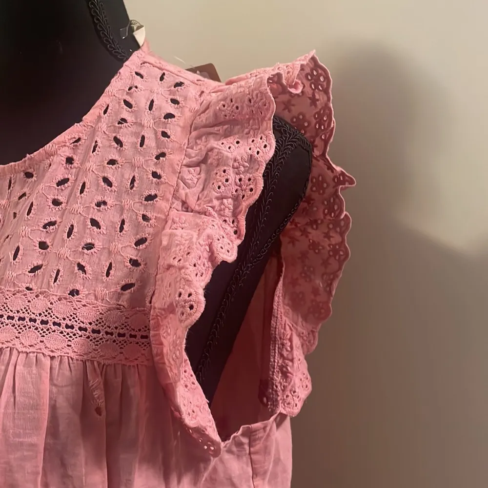 Entro- Pink tank top with flutter sleeve blouse size‎ M - Image 3