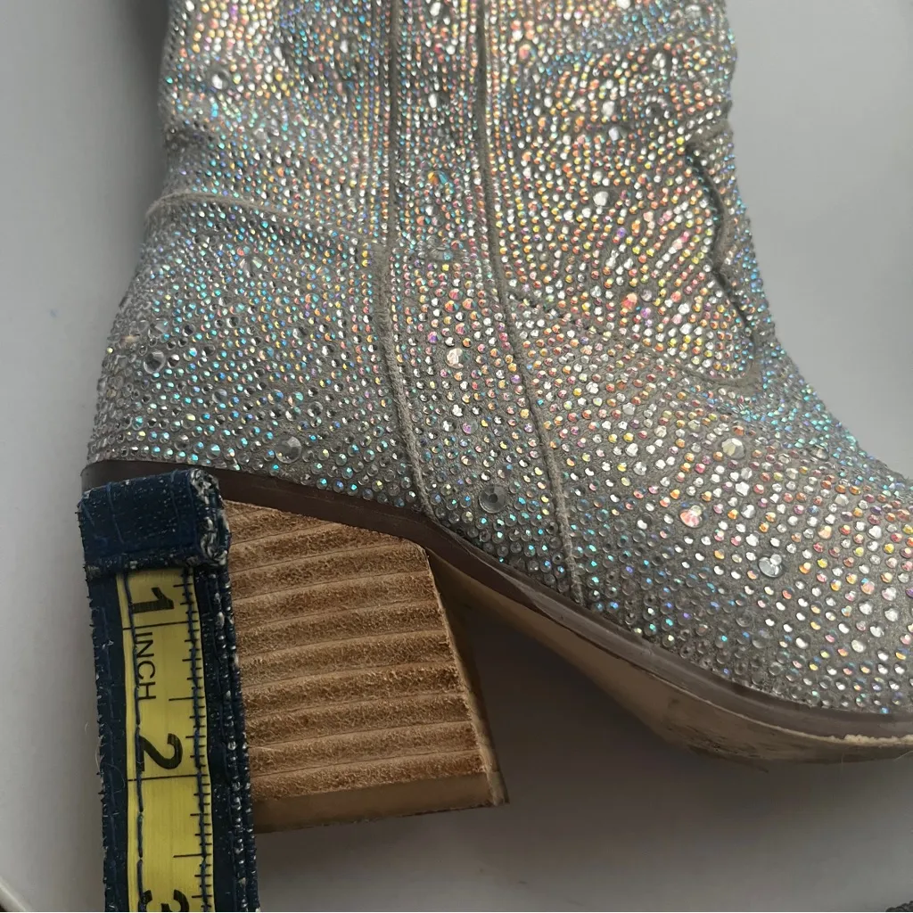 Elegant Silver Heeled Boots for Women Size 6 - Image 6