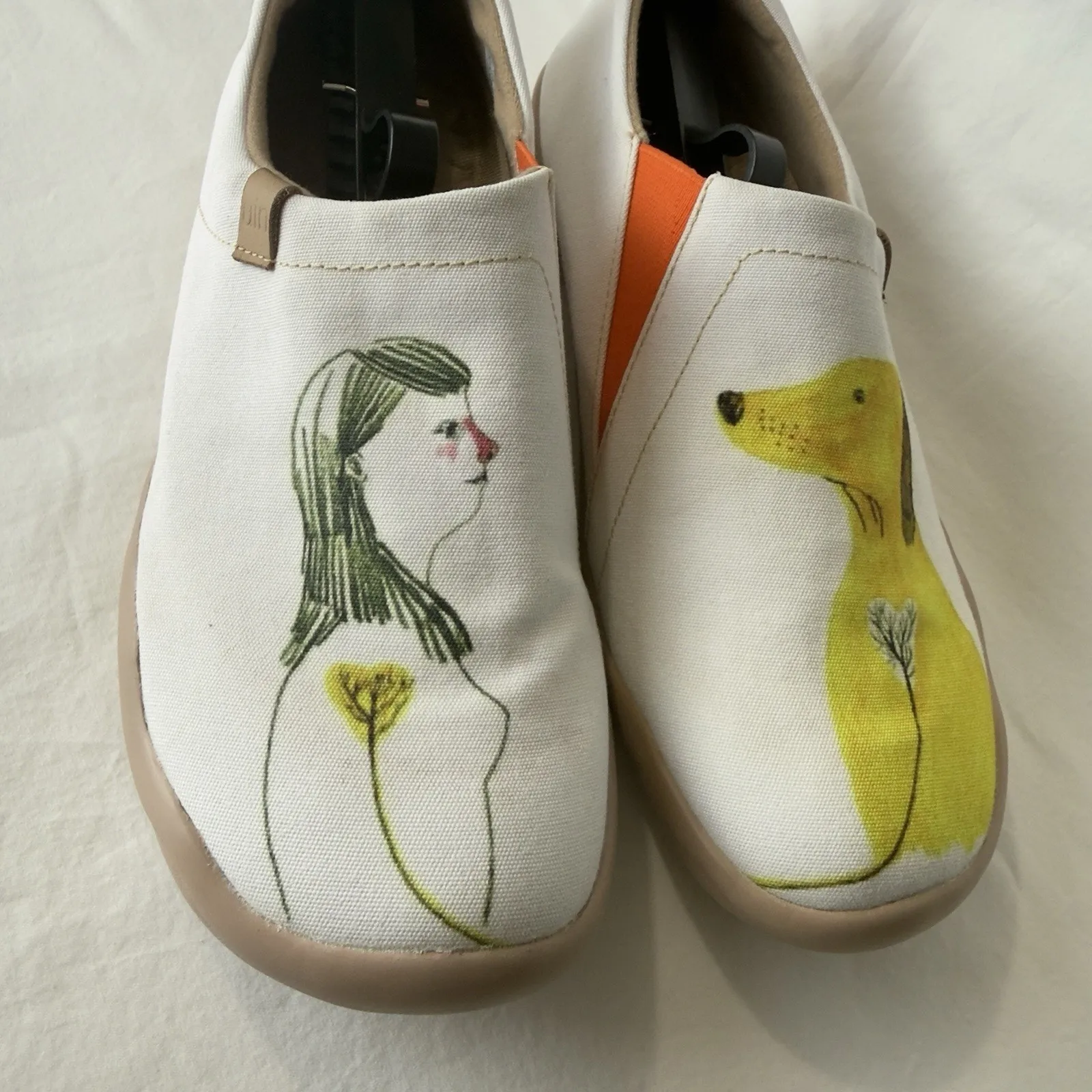 UIN Womens Slip On Sneakers Travel Shoes Casual Loafers Yellow Dog Size 8 White - Image 3