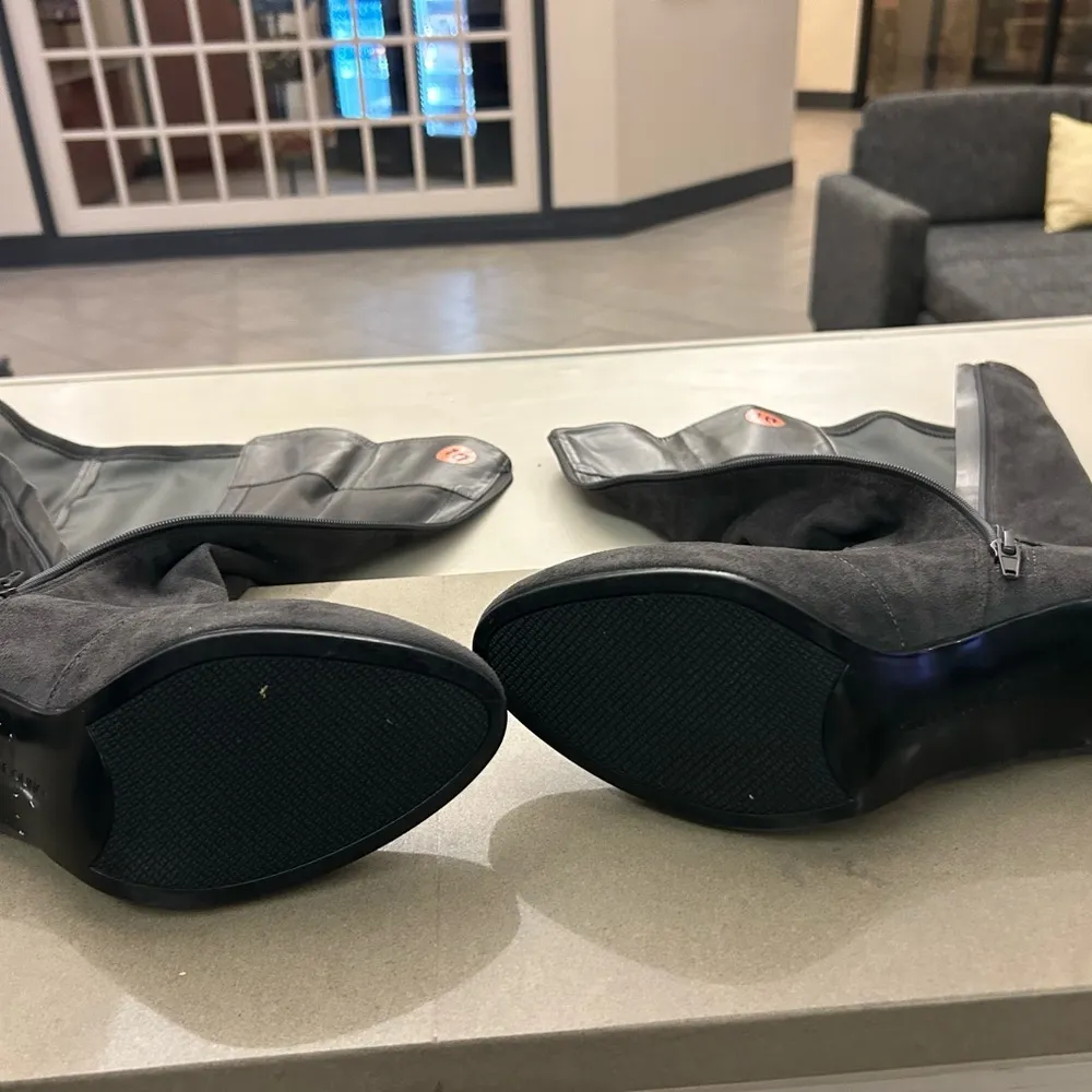 Bandolino High boots. Suede..10 M. Look sexy for coming up seasons! No flaws - Image 5