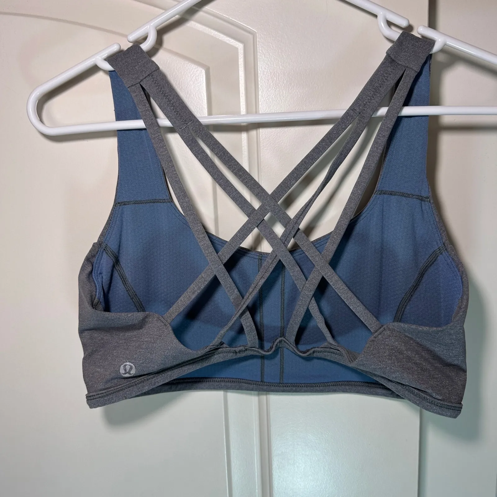 Lululemon Free to be Serene Gray Heathered Sports Bra Medium Support Womens 10‎ - Image 2