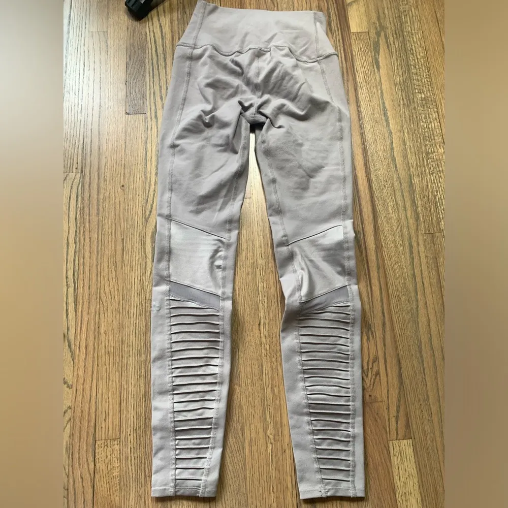 Alo yoga leggings XS - Image 7