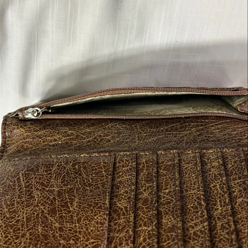 Guess Tri-Tone Wallet - Image 6