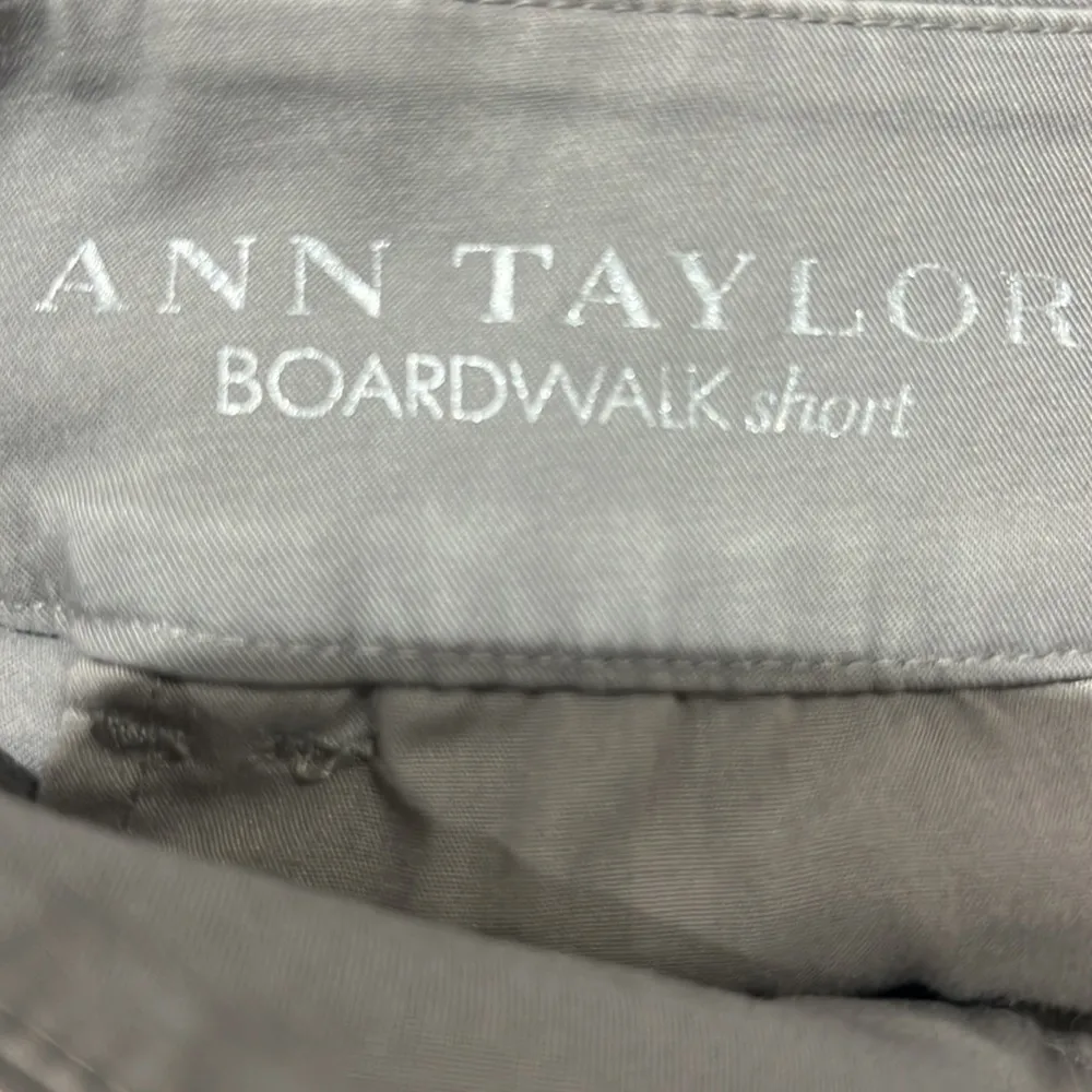 Ann Taylor Gray Boardwalk Shorts Women's Size 2 - Image 3