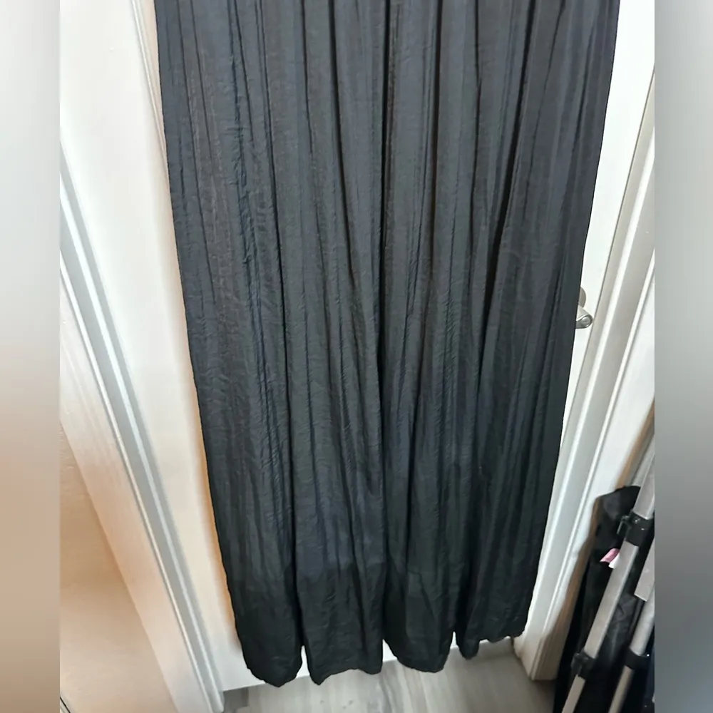 NWT Astra Signature Black Sleeveless V - Image 11