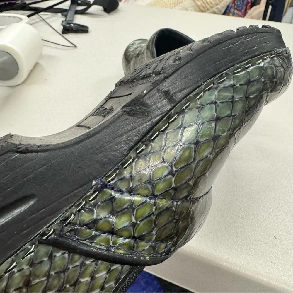 Sanita Green Croc Embossed Slip On Clogs Comfort Shoes Womens 36 Nursing Shoes Size 5.5 - Image 8