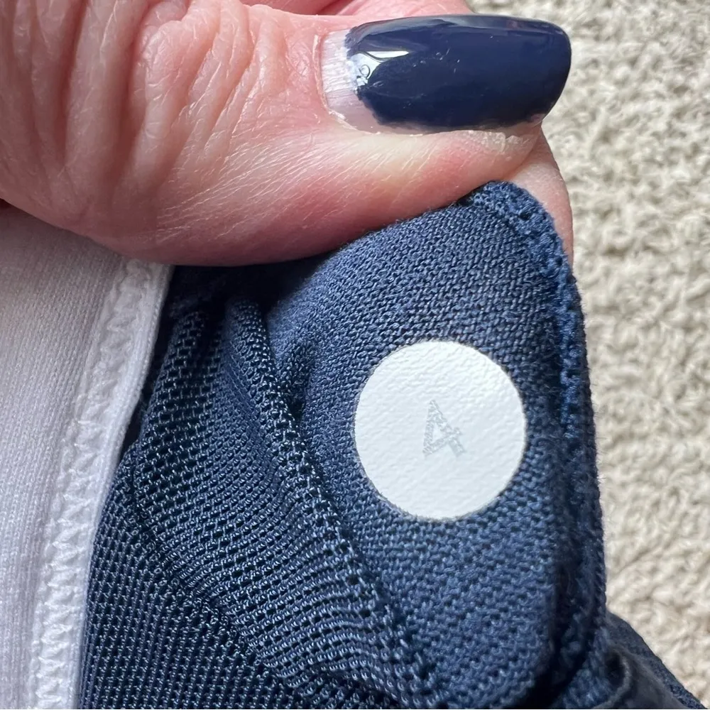 LuluLemon Tank Top Denim Look with White Trim Size 4 Racerback Built In … - Image 9