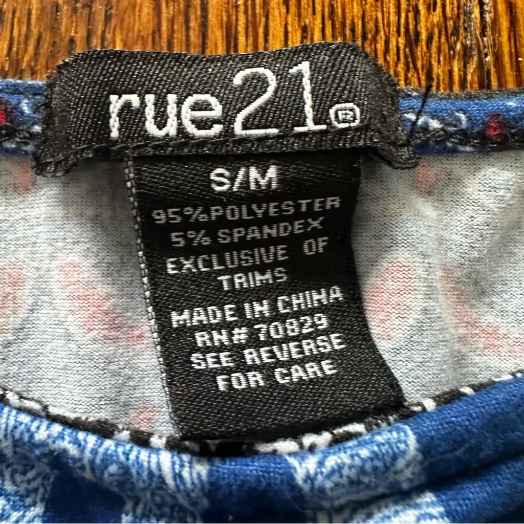 Rue21 Vibrant Elephant Blue and Black Patterned Blouse - Image 5